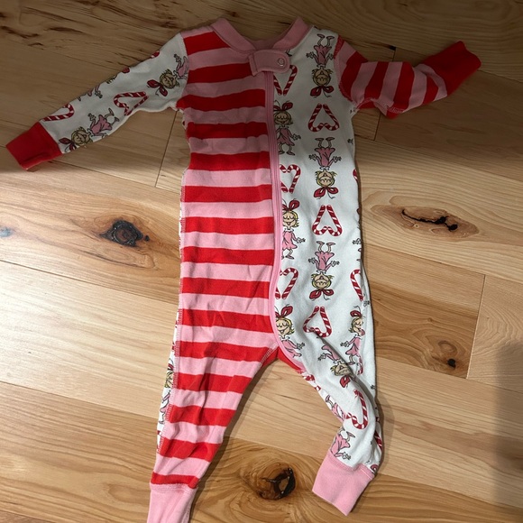 Hanna Andersson Other - Hanna Andersson Cindy Lou Who onesie pajamas